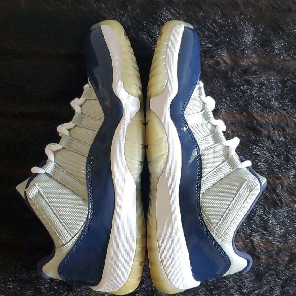 Air Jordan 11 Retro Low George Town Size 9 - Picture 4 of 11